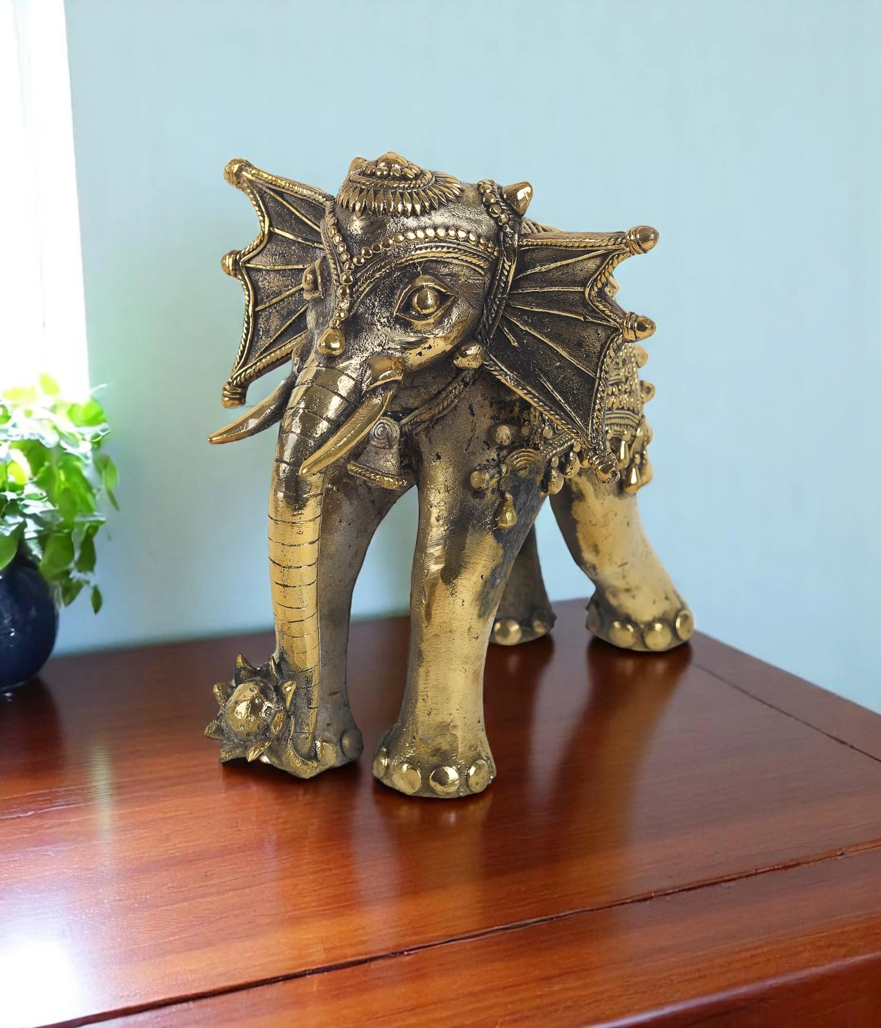 Vastu Brass Long Ear Auspicious Elephant - 𝗛𝗲𝗹𝗽𝘀 𝗶𝗻 𝗕𝘂𝘀𝗶𝗻𝗲𝘀𝘀 𝗚𝗿𝗼𝘄𝘁𝗵