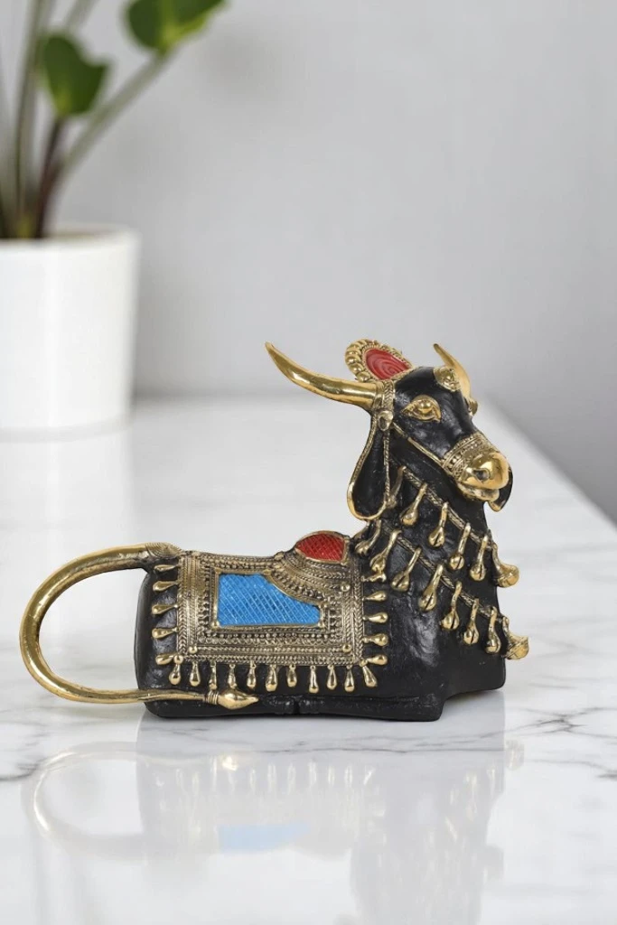 Vastu Handcrafted Black & Gold Nandi-𝗗𝗲𝘀𝘁𝗿𝗼𝘆 𝗘𝘃𝗶𝗹 - 𝗡𝗼𝗿𝘁𝗵 𝗙𝗮𝗰𝗶𝗻𝗴