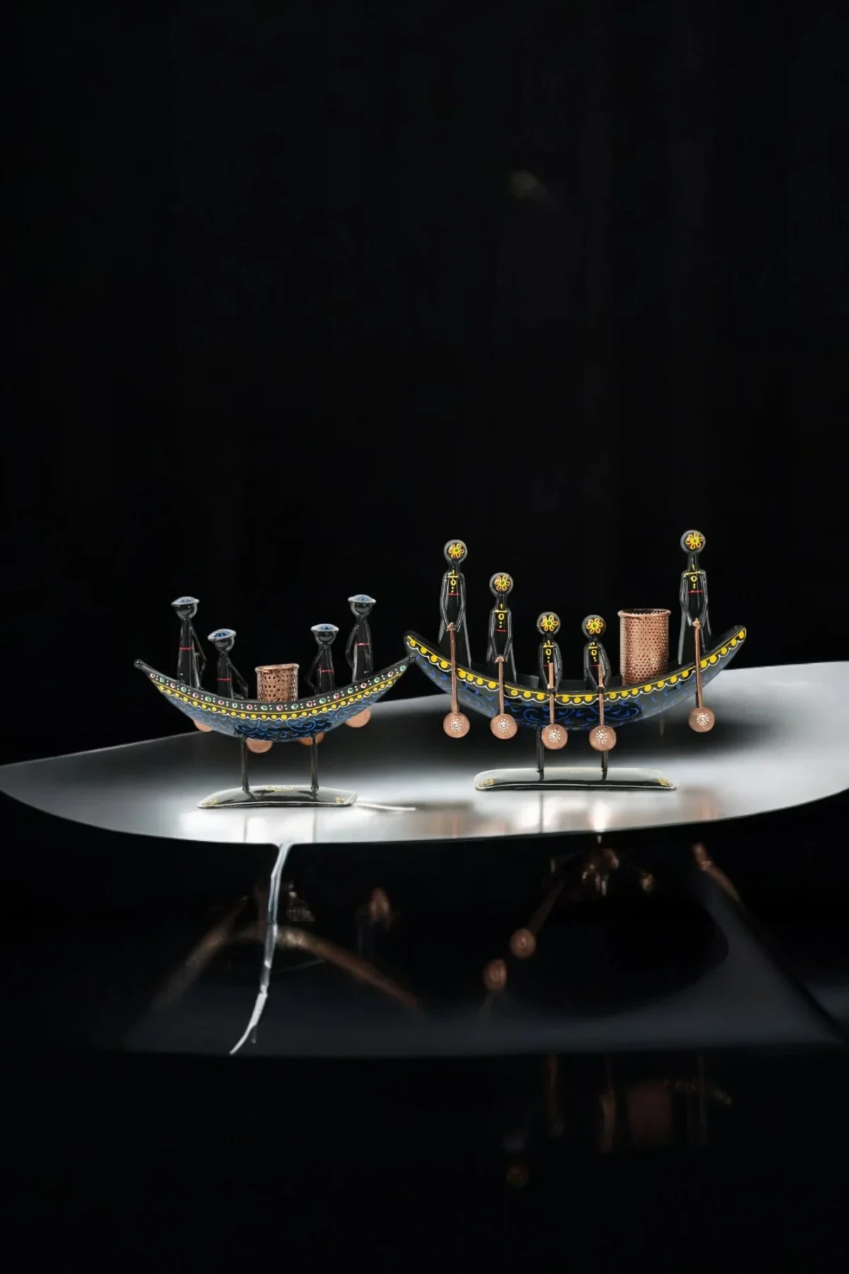 5 Lady Big Ship Pen Stand - Image 3
