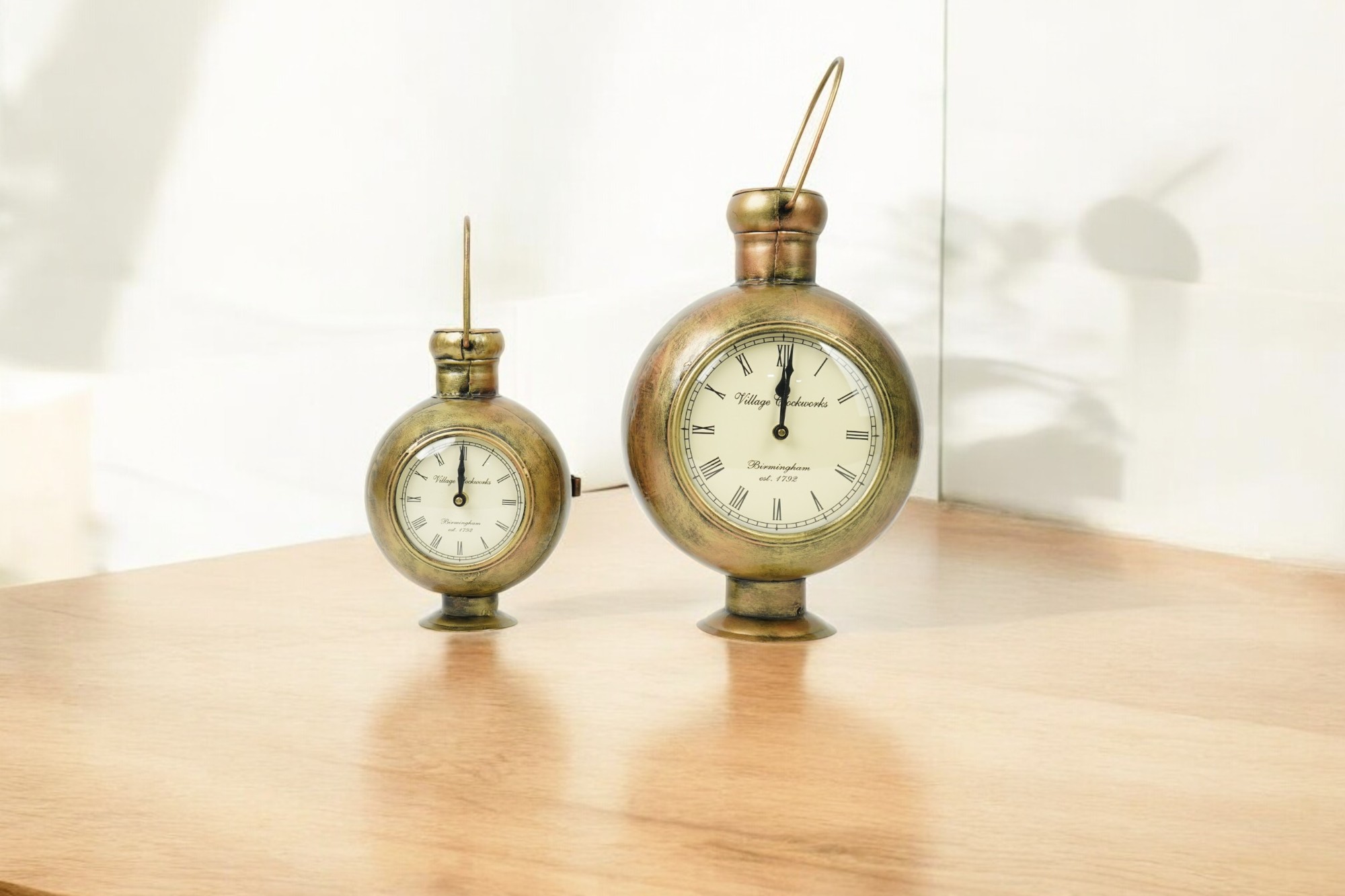 Glass Kudiya Clock + TLight
