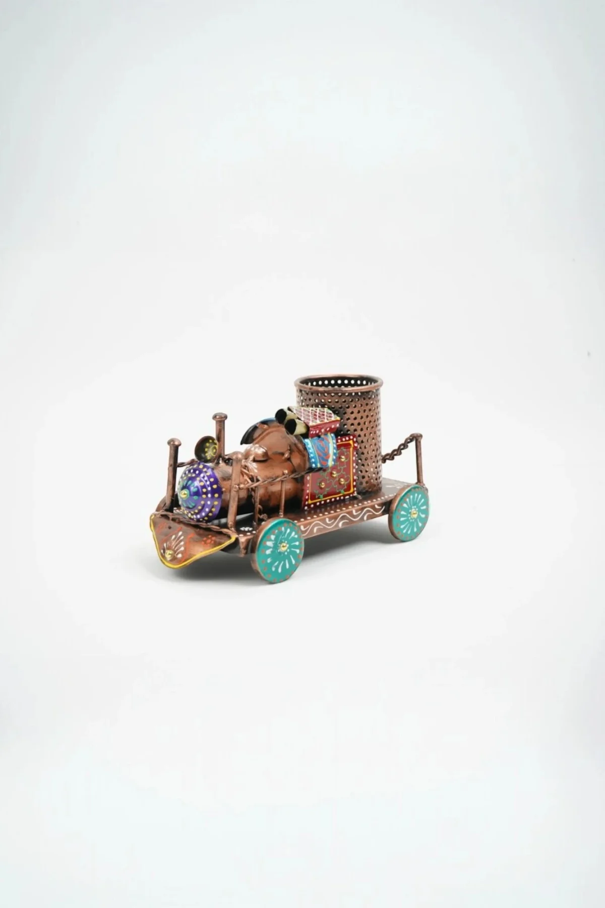 Iron Engine Pen Stand - Image 4