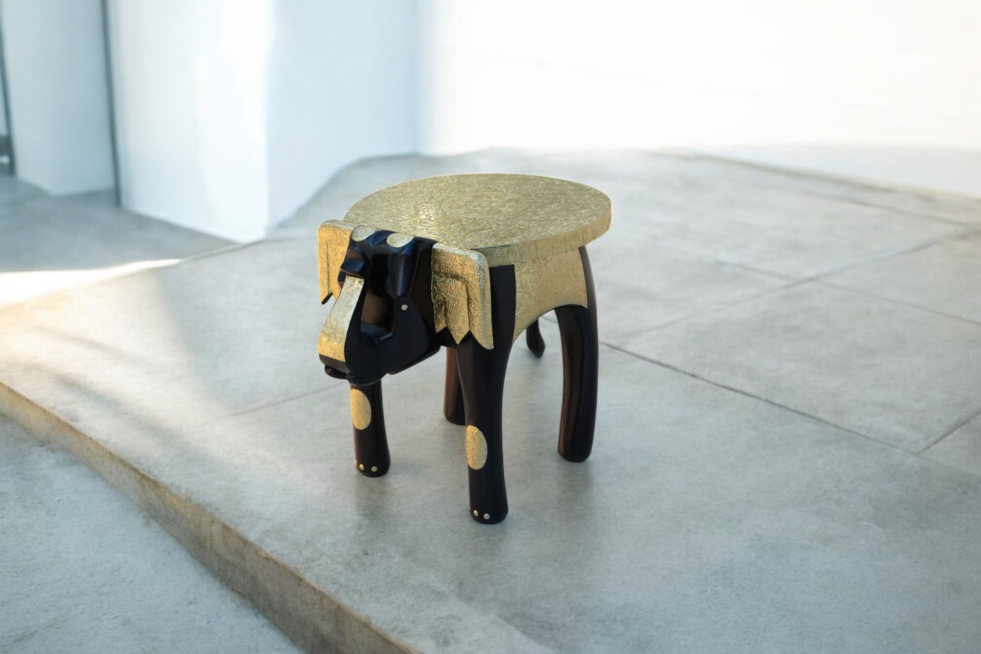Wooden Ele Brass FTG Table 15