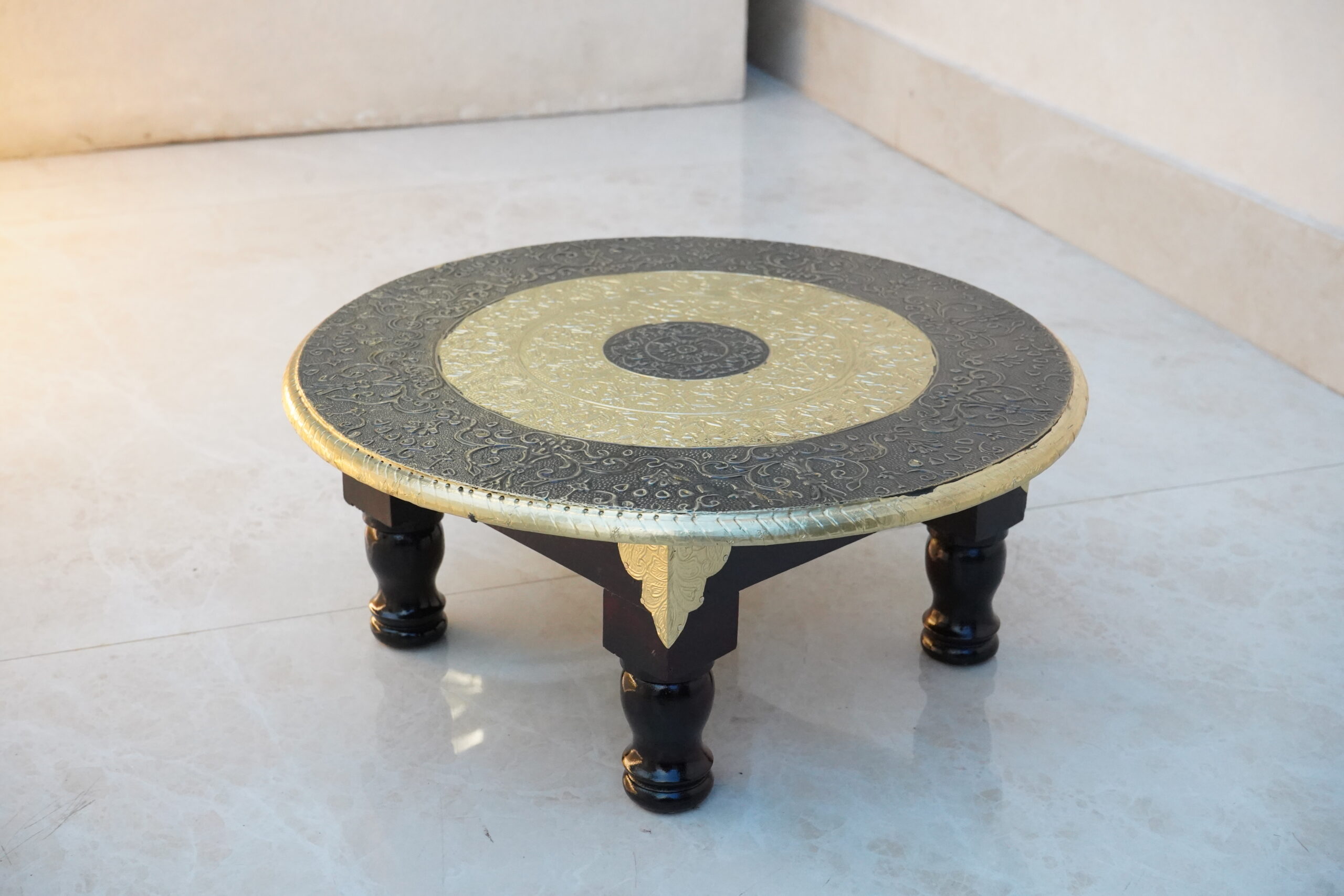Wooden RND Brass Table BIG