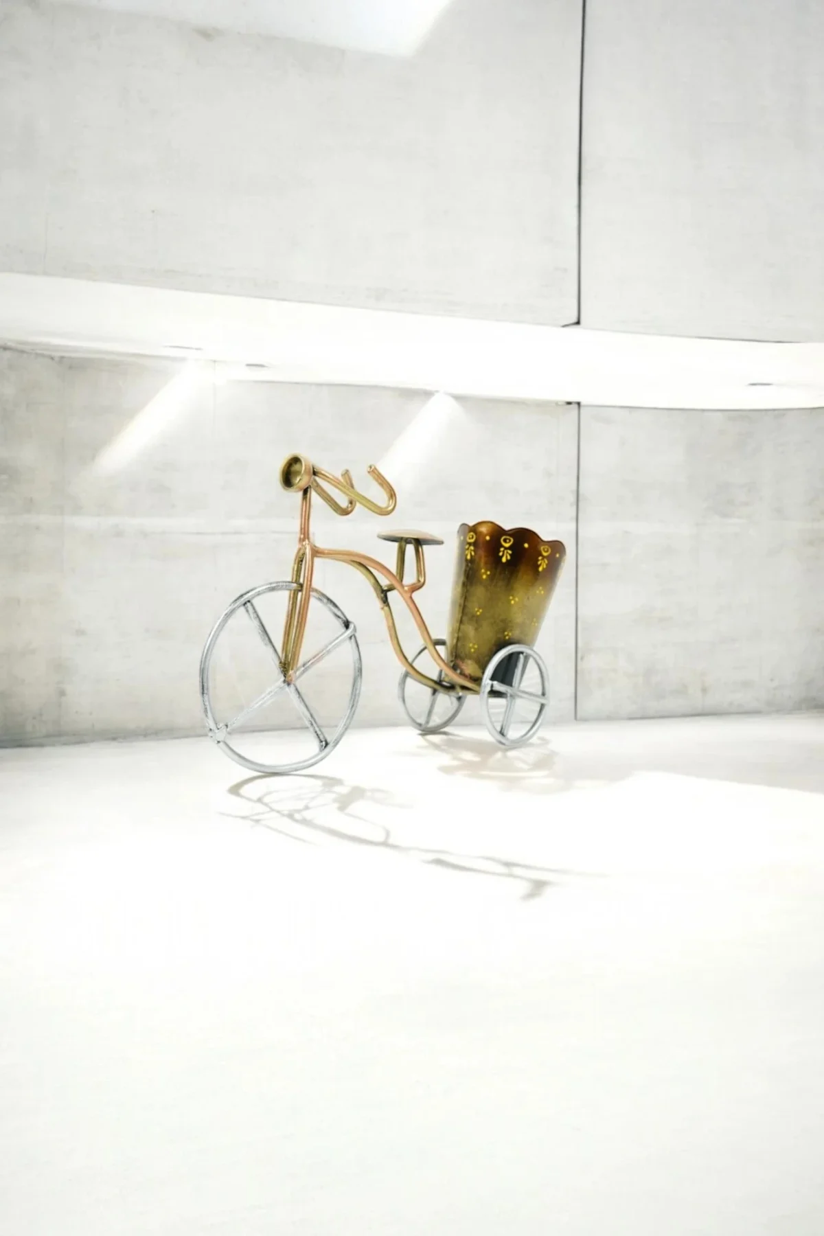 Tokri Cycle Pen Stand - Image 3