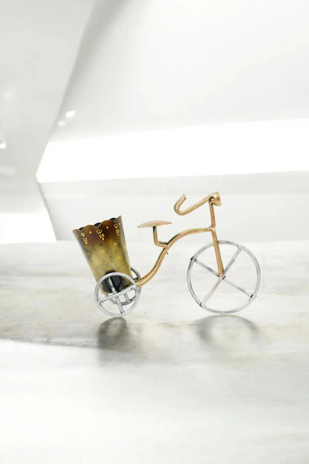 Tokri Cycle Pen Stand - Image 2