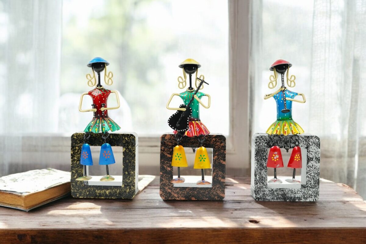 Mini Doll Wooden Stand Set Of 3 - Image 2