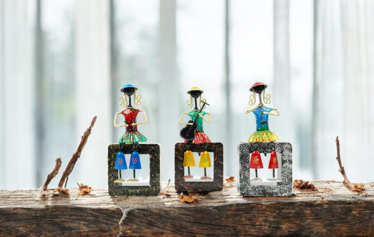Mini Doll Wooden Stand Set Of 3 - Image 3